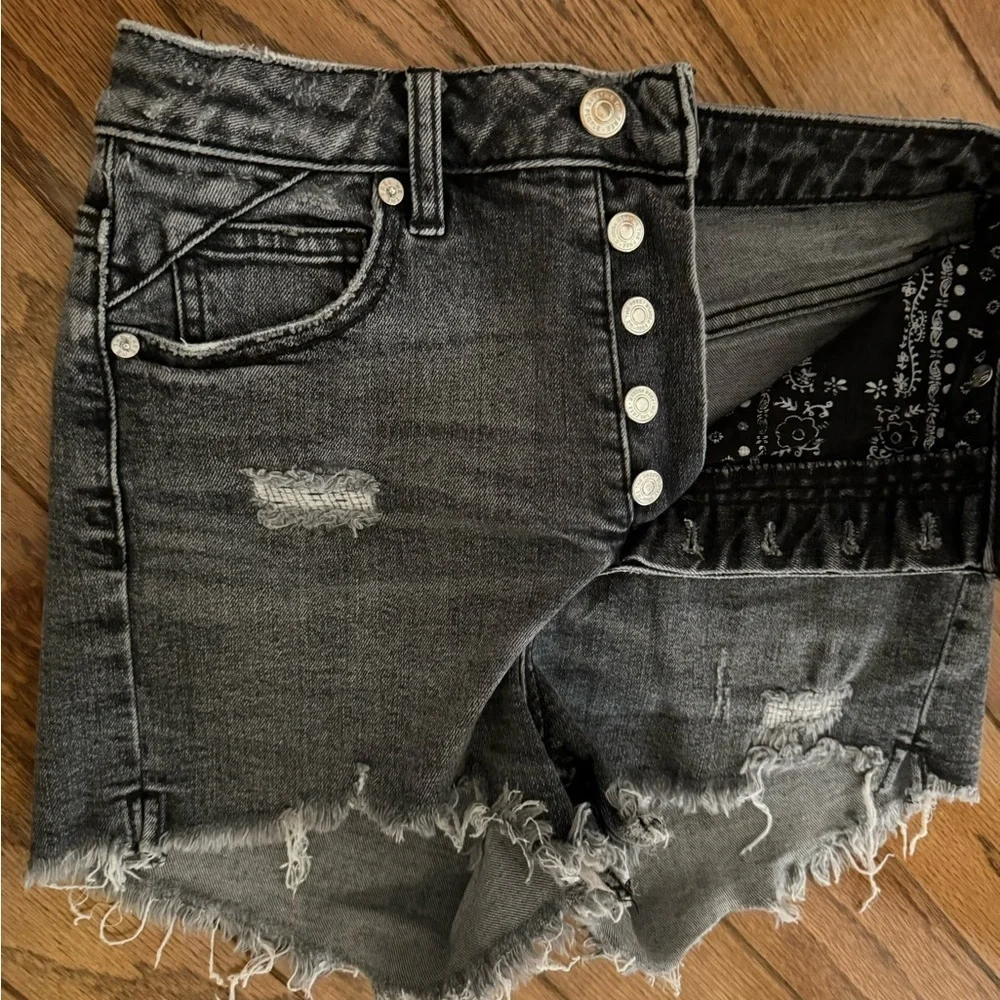 We The Free People Distressed  Denim Jeans‎ Frayed Hem Shorts Size 25